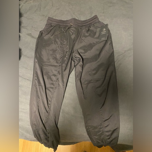 Size large MPG Sport Joggers, tag still on! - Picture 4 of 4